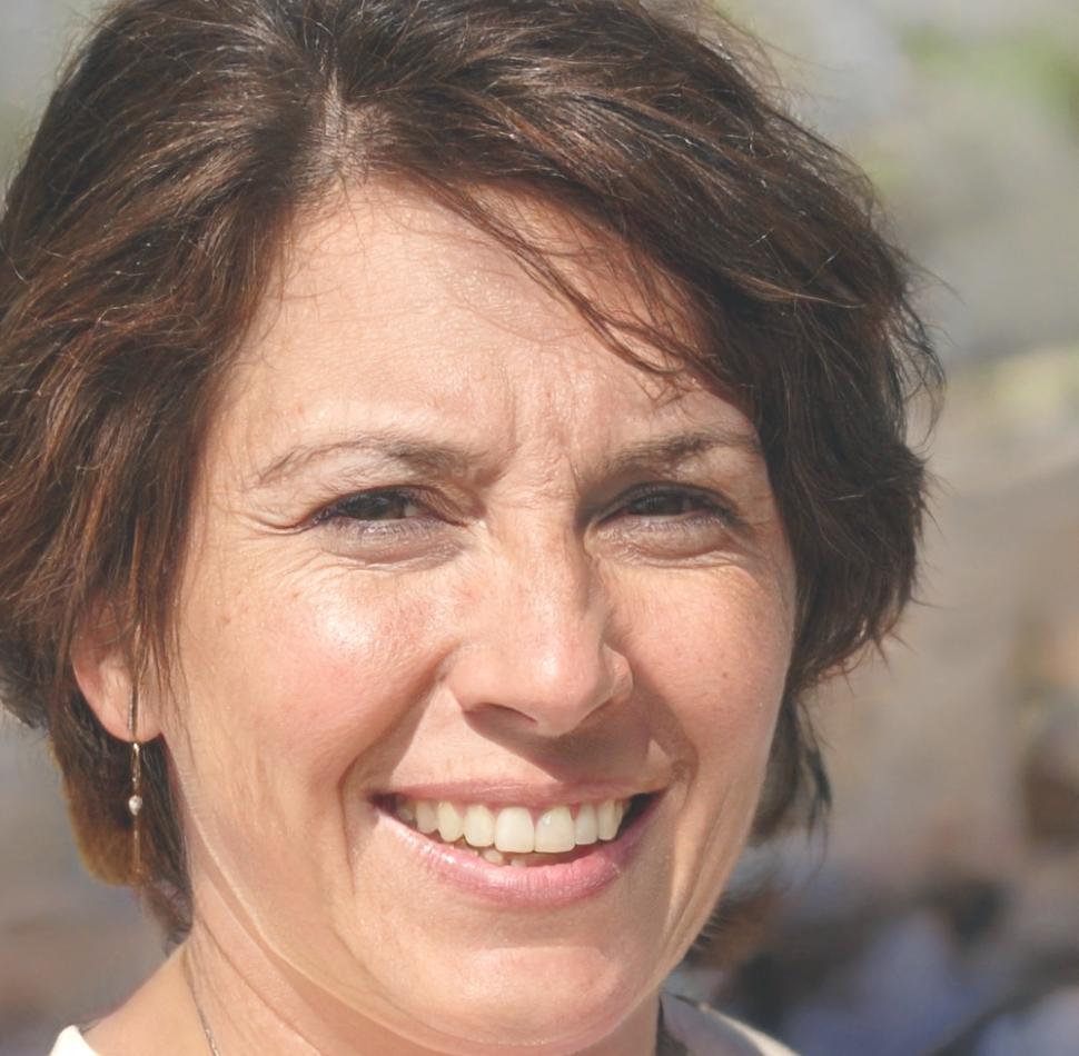 Instructora especialista en finanzas personales